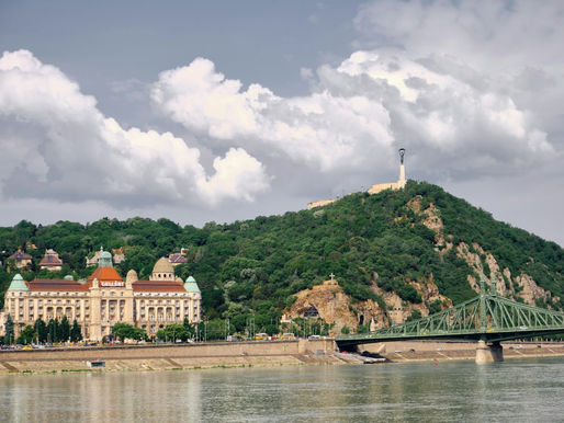 Budapest is one of Europe’s stag capitals — but choosing the right place to stay can make or break your weekend. This guide lists the 21 best stag accommodation options in Budapest, plus smart tips on planning an unforgettable bachelor party in 2026.