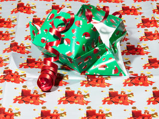 Julegaver, gavepapir og bånd, hvor skal det kastes?