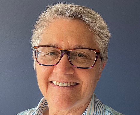 headshot 2022_edited.jpg