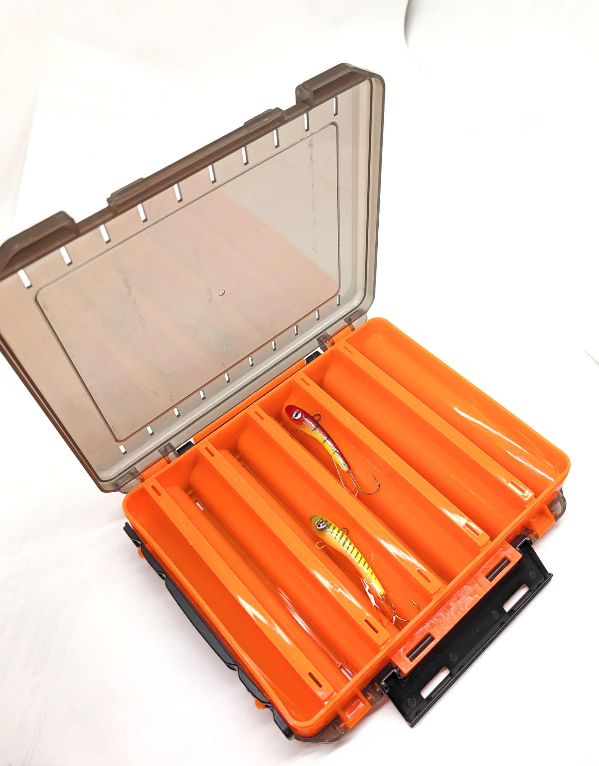 Med. Orange tackle box