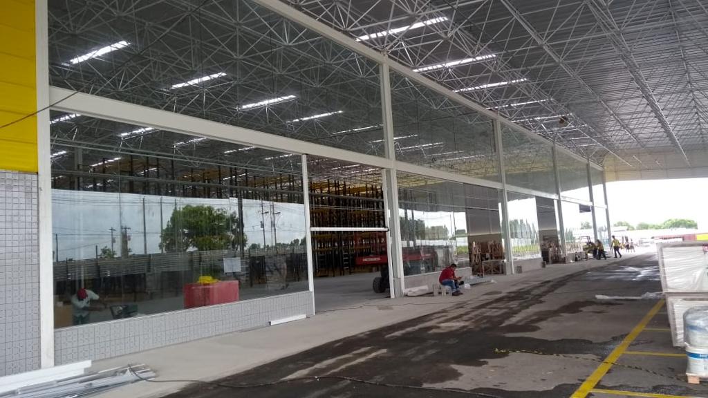 Esquadrias em geral e fachada vidro