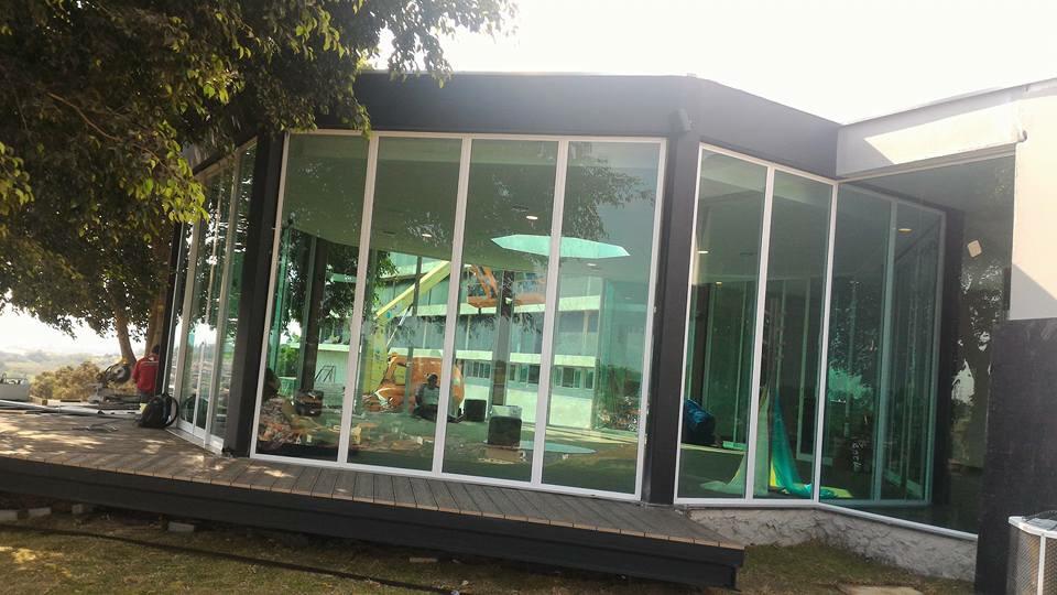 Fachada de Vidro