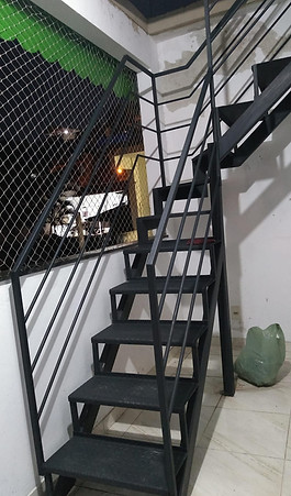 Escada de ferro para empresas - Rio de Janeiro.jpeg
