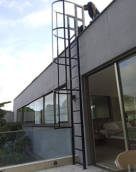Escada Marinheiro de ferro - Barra da Tijuca - Rio de Janeiro.jpg