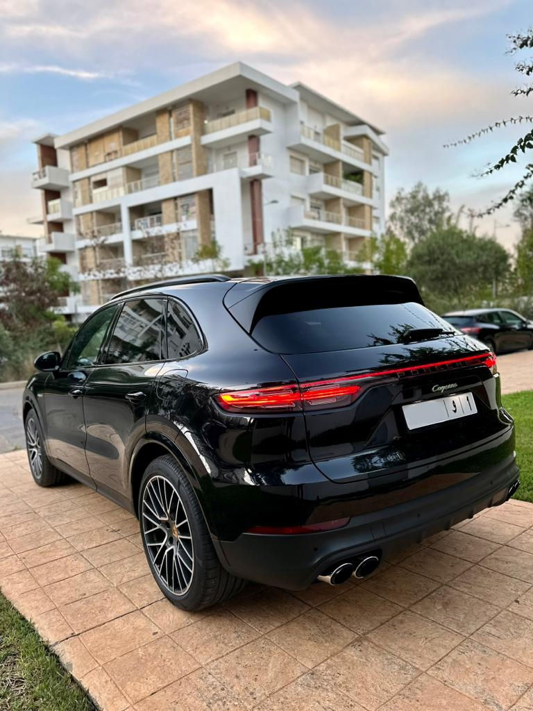 Miniature : PORSCHE CAYENNE HYBRIDE 2020 KM 49.000