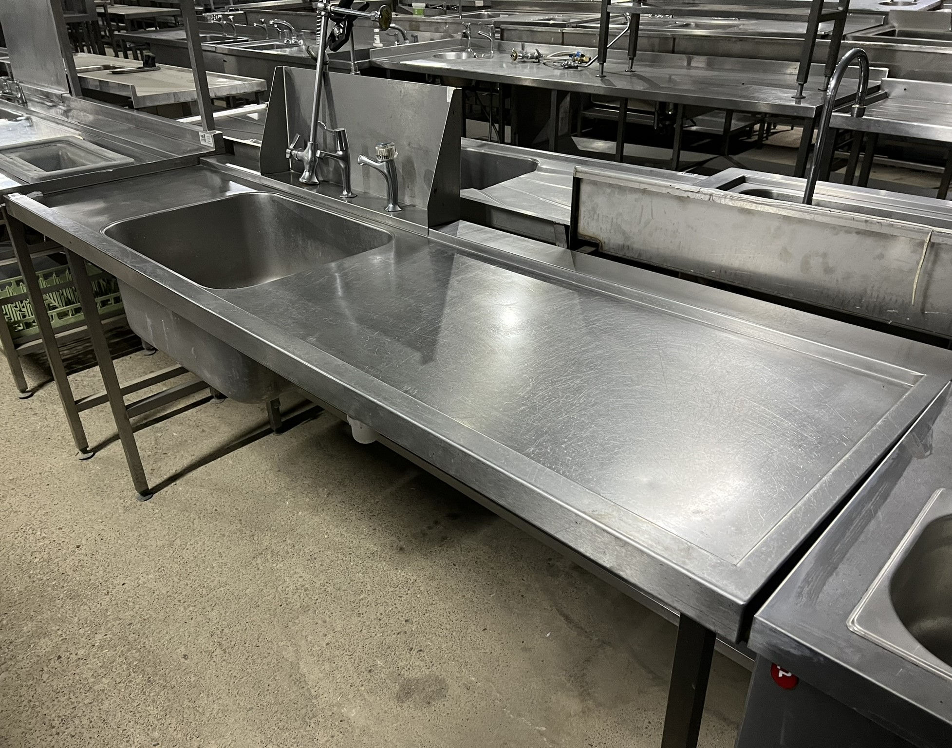 Stainless Steel Pre-Wash Unit