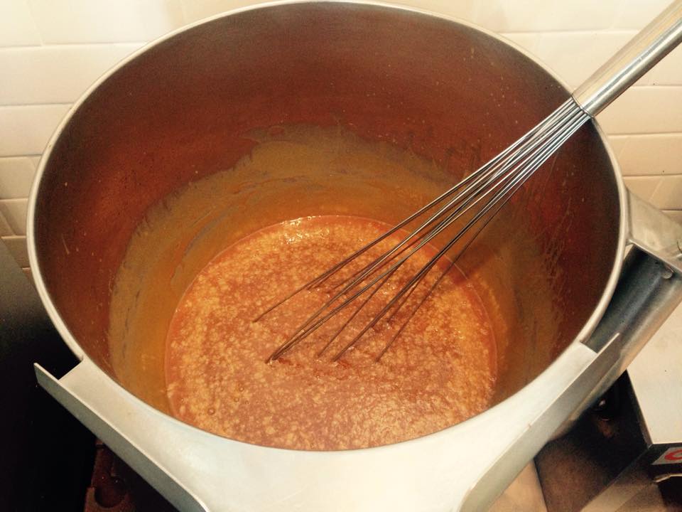 Makin Caramel.