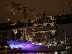 Tragedy on the East River: Mexican Navy Ship Collides with Brooklyn Bridge