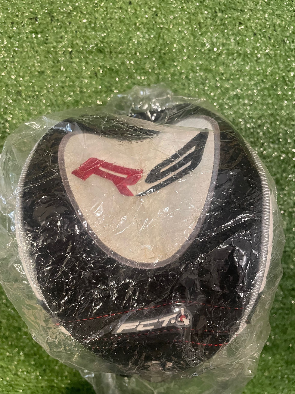 Thumbnail: TaylorMade R9 Driver Headcover