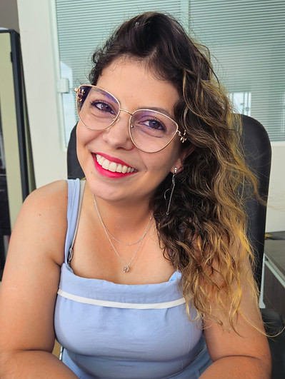 Mayara Seixas, técnica óptica especializada em responsabilidade técnica, regularização sanitária e assessoria para óticas.