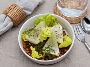 Salade van geroosterde Venkel met botersla, linzen & kikkererwten