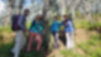 Arthurzinho, Roberta, João Pedro e Laura, no bosque que leva á base da "Rebimboca da Parafuseta" (4° V (VIIb/A1) E2/E3 D1 - 200m)