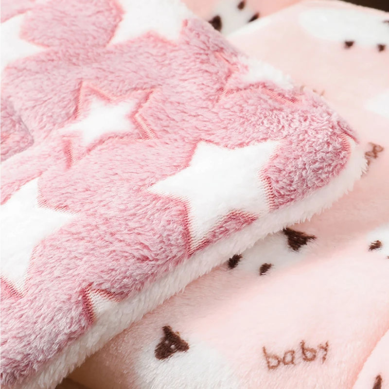Soft pink flannel cat sleeping mat with star pattern
