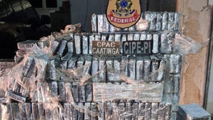 PF apreende quase R$ 94 milhões em cocaína na Bahia.