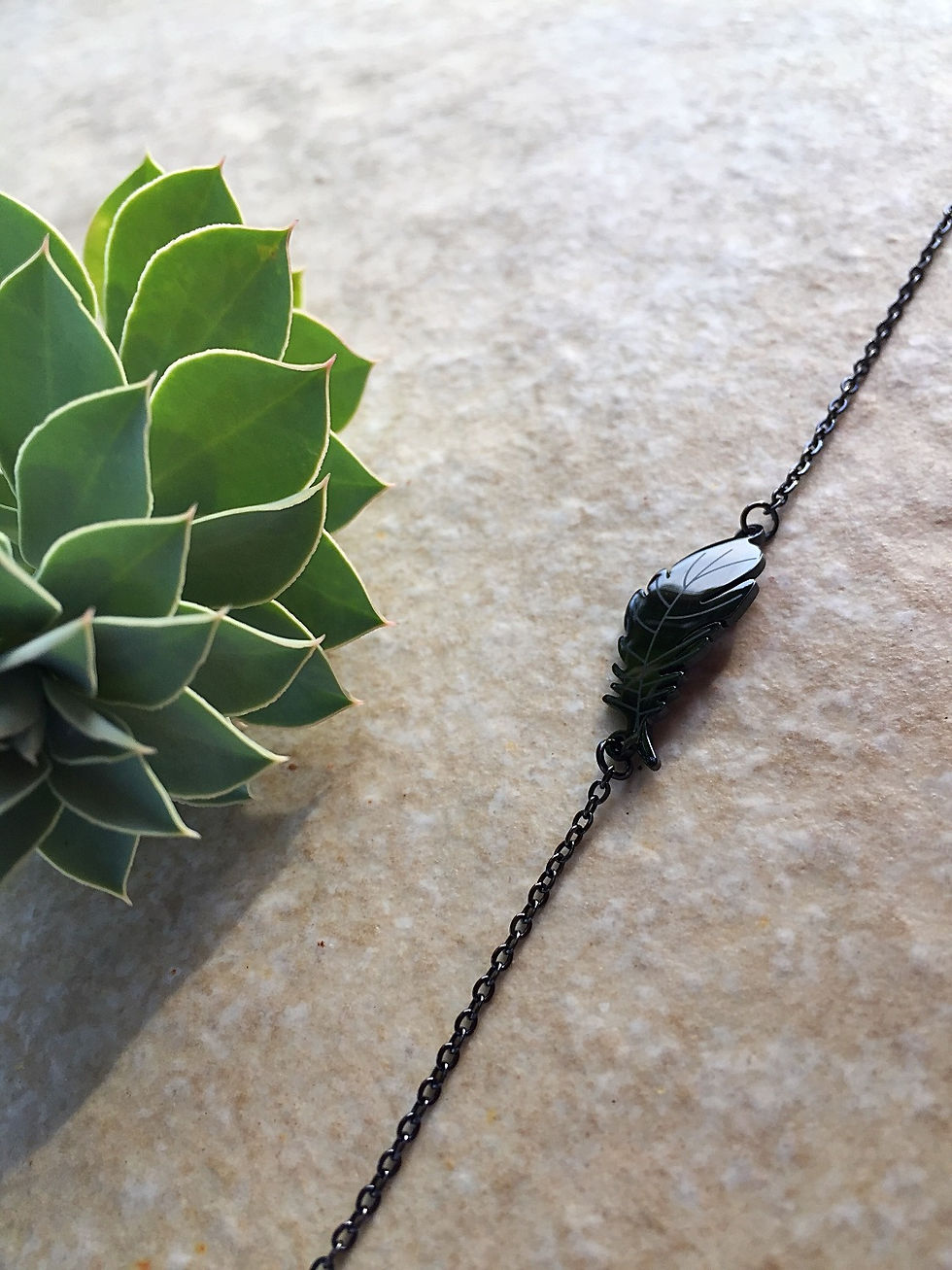 Miniature : Bracelet plume femme noir