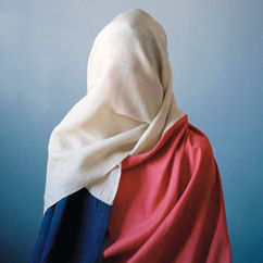 Bleu-blanc-rouge : symbole national confisqué