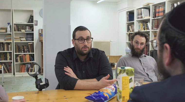 B Roll Selectie.00_04_42_18.Still019.png