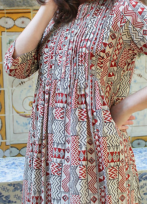 Vestido Algarve motivo geométrico em telha e crú