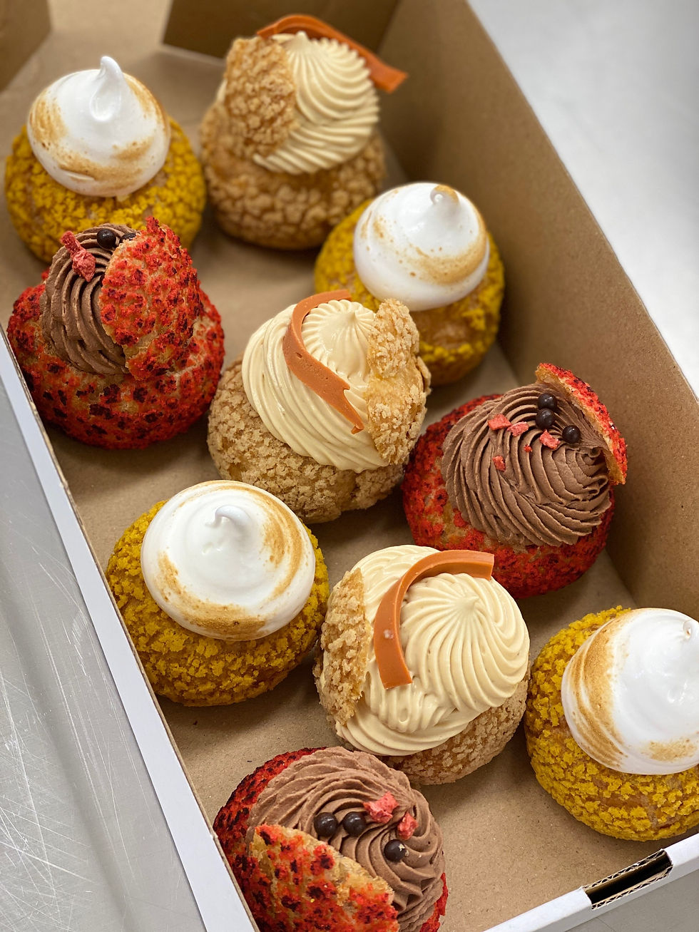 Thumbnail: Set of assorted choux