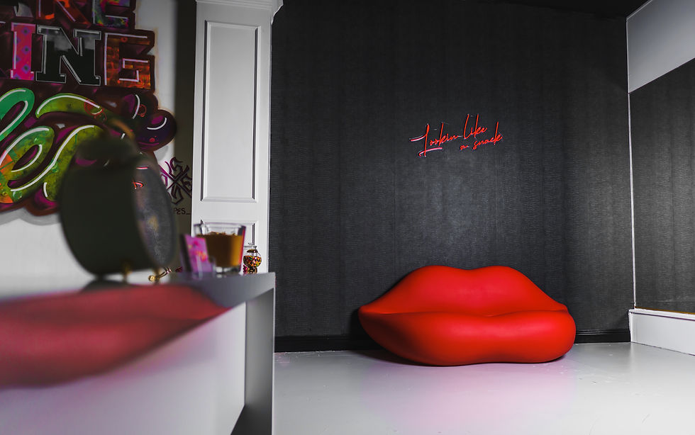 MOSCHINO Couch