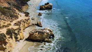 7 Secretly Secluded Beaches in Los Angeles 🏖️