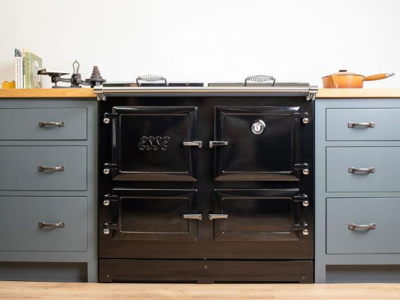 ESSE-1000-X-black-in-blue-kitchen-569x427