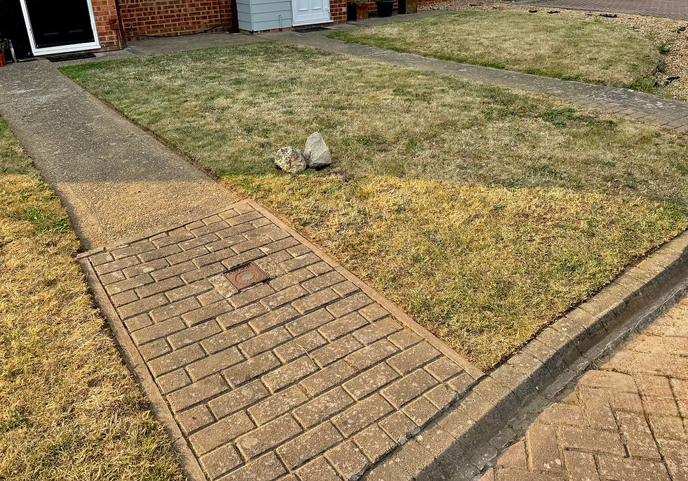 Front garden been edged and mowed, pavement has been cleaned and the weeds have been removed.