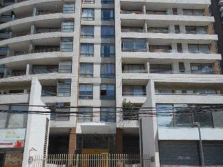 Se vende departamento, a cuadras del Mall Plaza Egaña.