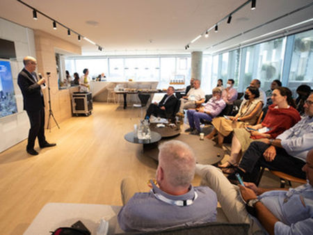 來自10個國家的外交官於2021 年 7 月 25 日訪問Startup Nation Central位在以色列特拉維夫的總部，實地了解以色列的創新生態系統並深入了解如何以色列能成為“新創之國“