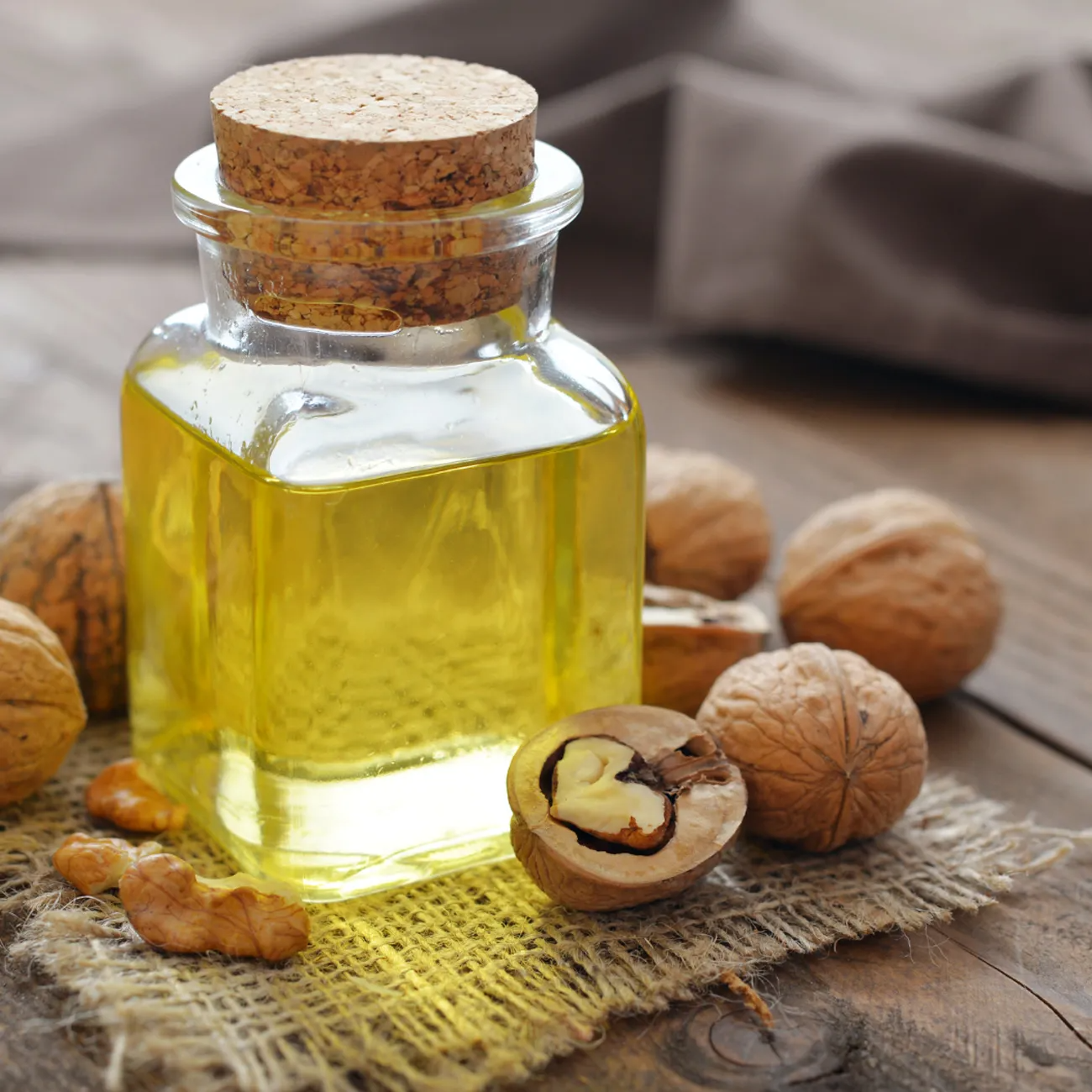 walnut-seed-oil.png