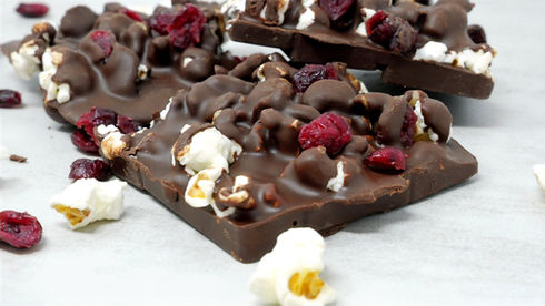 Crunchy Popcorn Bark