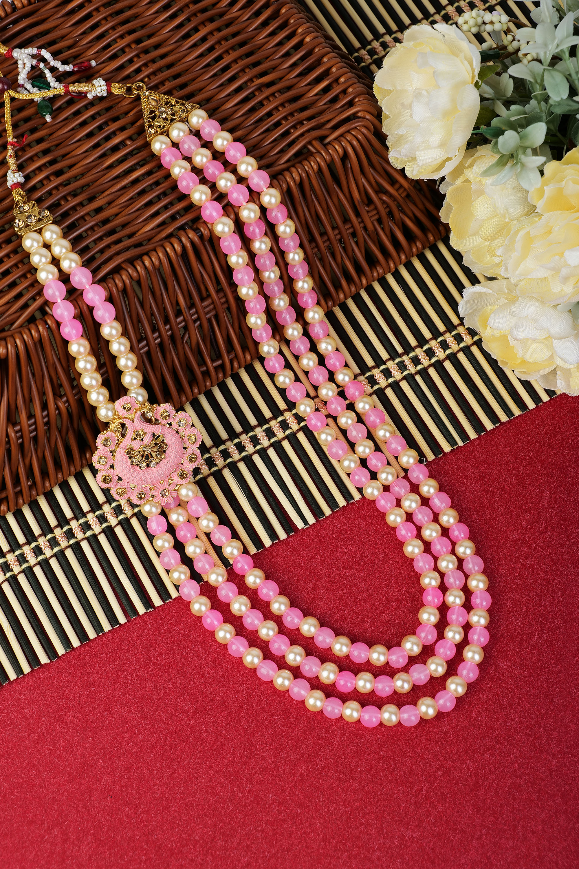 Groom mala for sherwani is a significant and symbolic accessory, steeped in tradition.