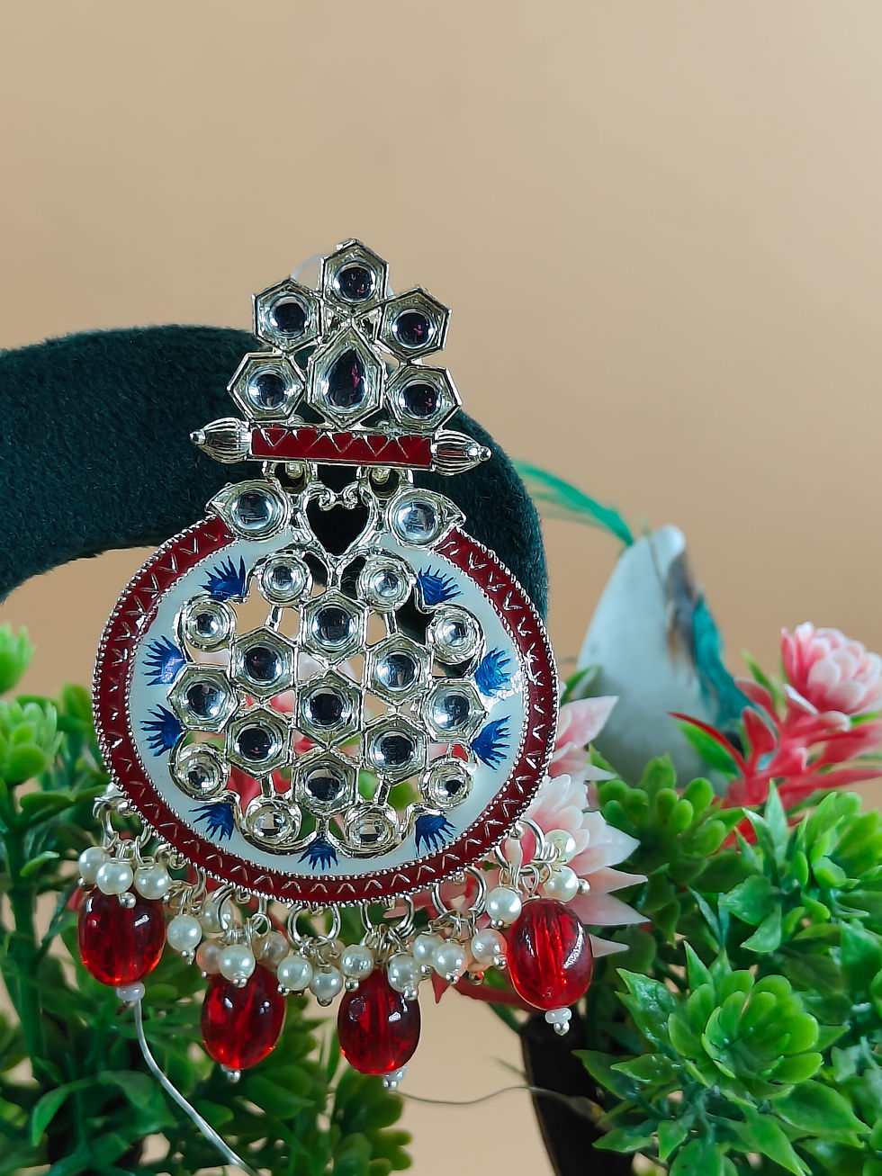 One of the most classic and enduring designs for gold earrings is the gold stud.