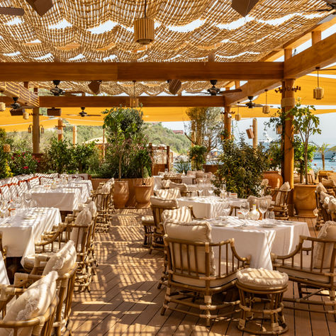 Mandarin Oriental, Türk, Akdeniz, İtalyan, Yunan, Japon ve Uzak Doğu mutfaklarından ilham alan restoranlarıyla yaza hazır.