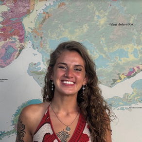 2º PRATA DA CASA | CONHEÇA OS SEMIFINALISTAS: MARINA MOESIA — CATEGORIA POEMA