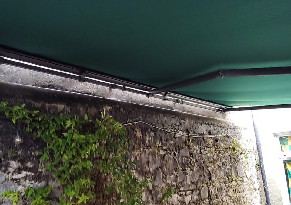 Retractable Awning Overall View for The Feale Bar in Ballybunnion