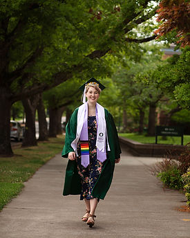 LaVoie Photography-Oregon-State-Cap-and-gown-photo-session..jpg