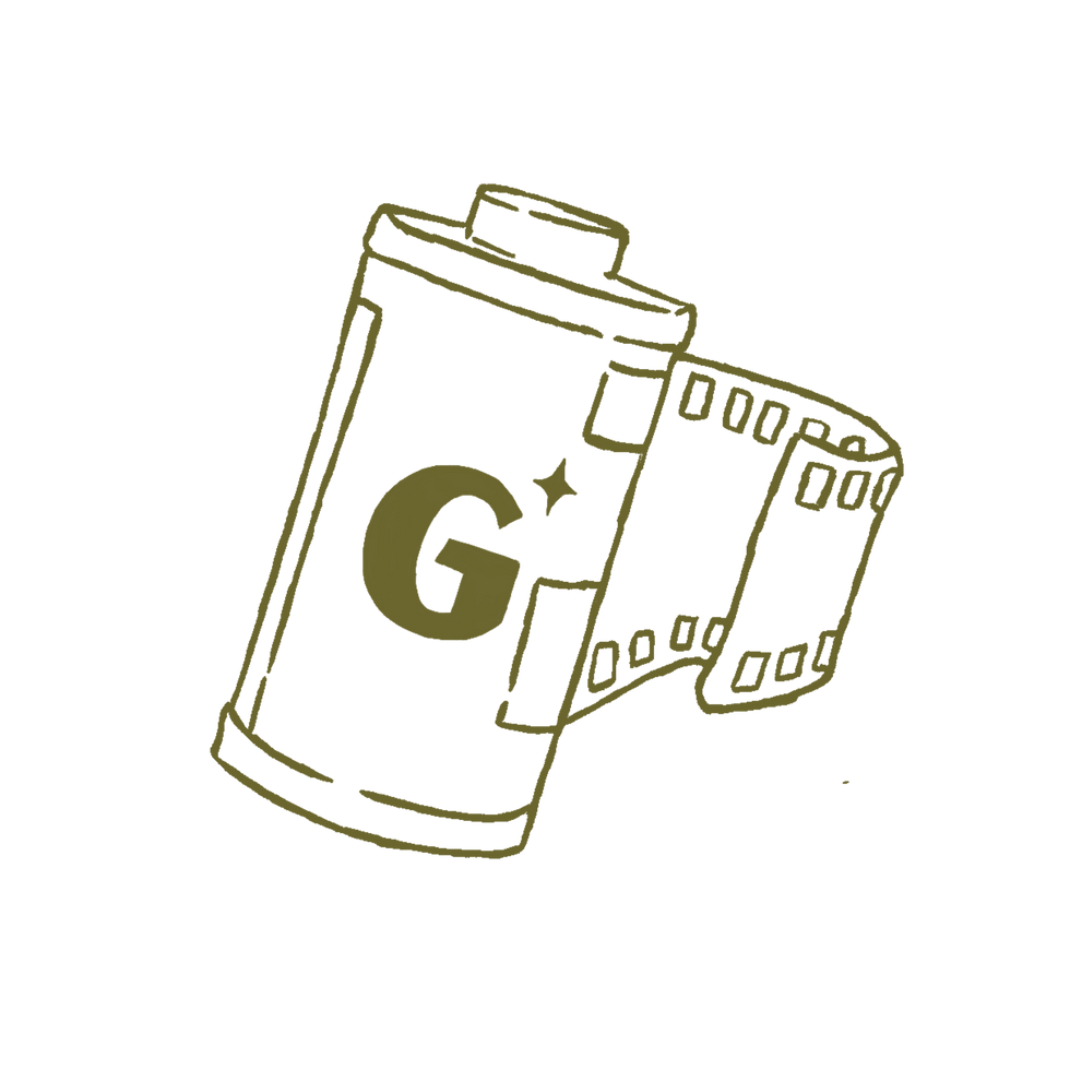 Gabi De Simone Logo (7).png