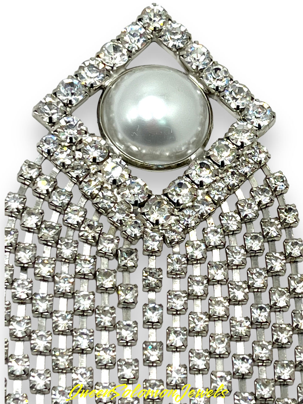 Thumbnail: Teaze Tassell Diamond Earrings