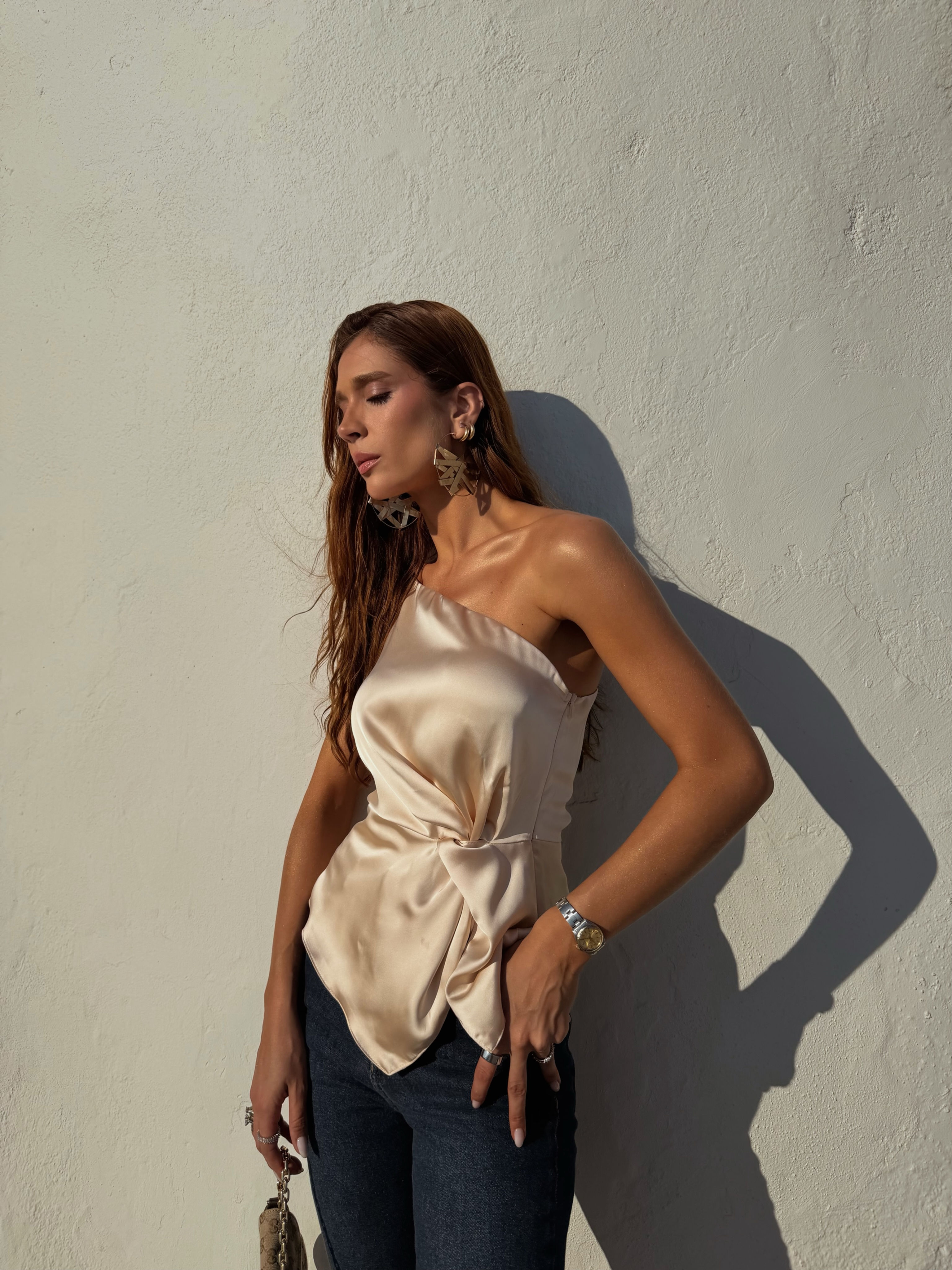 Blusa um Ombro