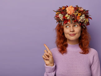Caduta stagionale dei capelli: Trattamento e prevenzione.