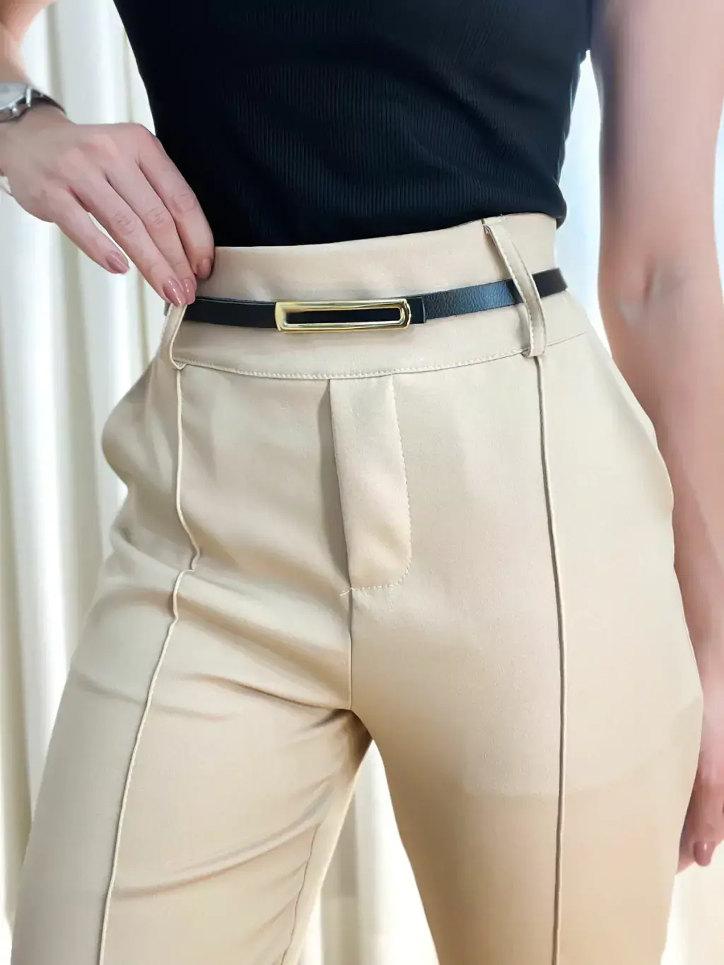 Calça Feminina Skinny com Cinto Fino e Zíper Lateral Magda ref.1141