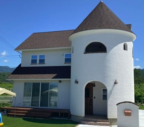 尖り屋根のプロヴァンスハウス