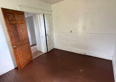 Photo 11 of 415 E Division St