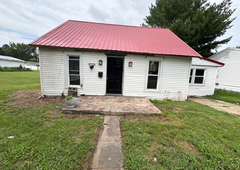 Photo 22 of 221 E Cherry St Moweaqua IL 62550
