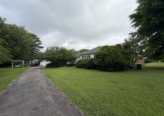 Photo 3 of 17355 Warwick Blvd