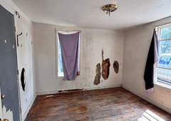 Photo 4 of 1527 N Oakland Ave
