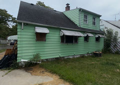 Photo 2 of 3909  Seneca St