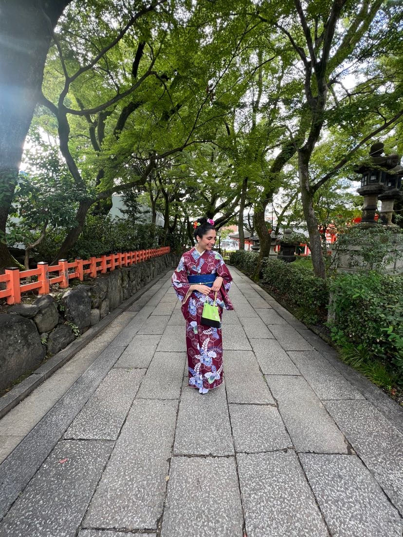 Woman wearing a kimono in Kyoto