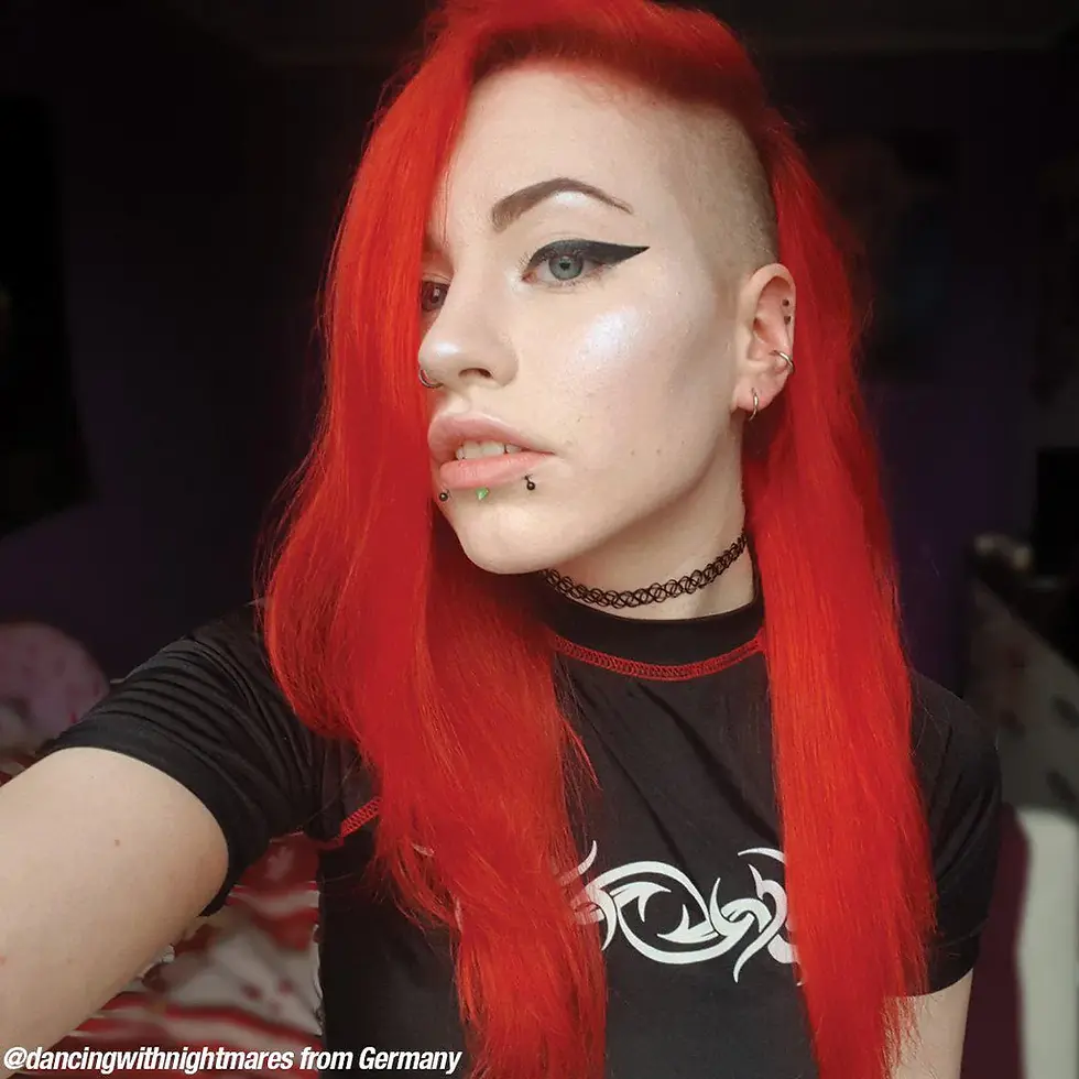 Küçük resim: PILLARBOX™ RED -Classic High Voltage®